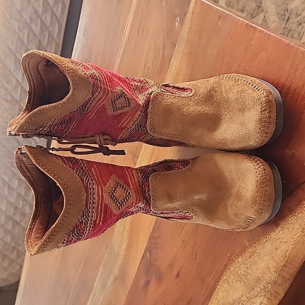 Minnetonka Moccasin Woven Boot